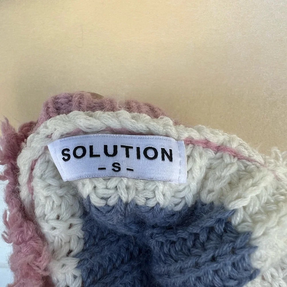 SOLUTION Woman’s Multicolor Soft Acrylic Knitted Fall Sweater Size Small - Picture 7 of 10